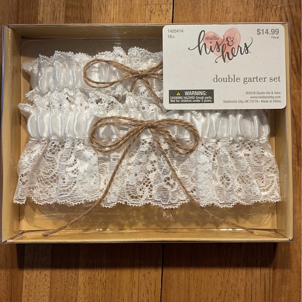 Double garter set